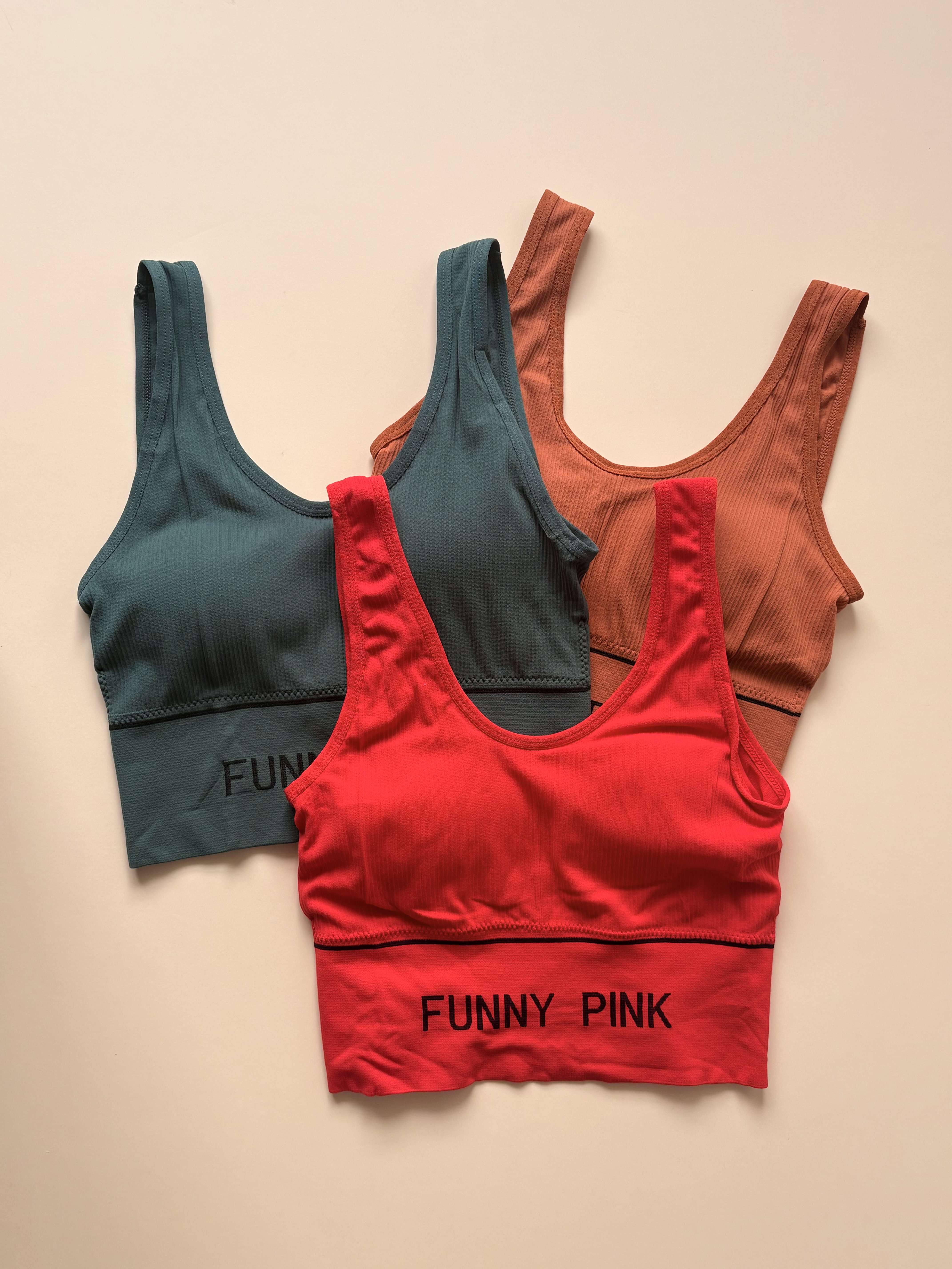 نیمتنهfunny pink🌩️🫐